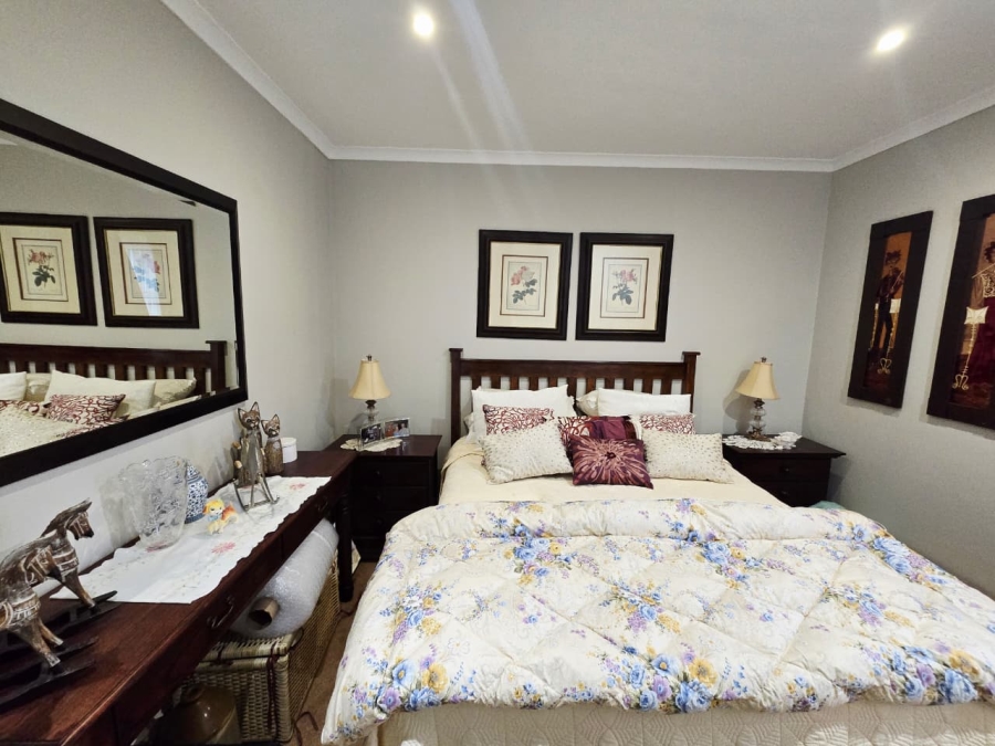 3 Bedroom Property for Sale in Kingswood Golf Estate Western Cape